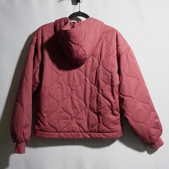 Dip Women's Quilted Puffer Jacket in Rose - Picture 2 of 6